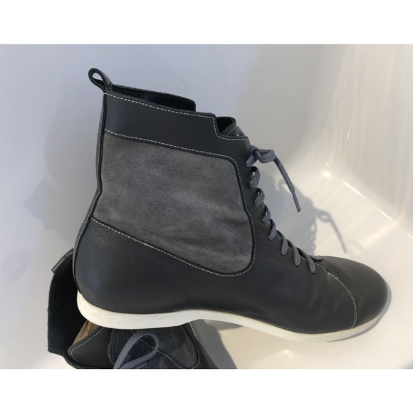 Helm Men\'s Chukkas/Boots in Gray Leather & Suede main image 4